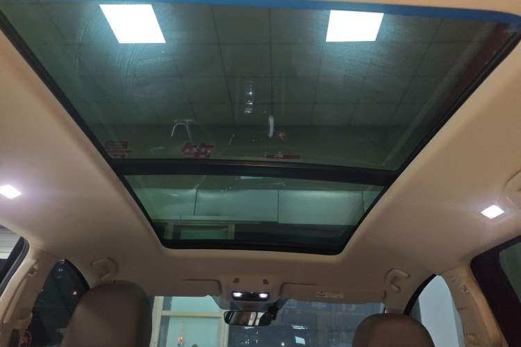 Used Volkswagen Viloran 2023 380TSI Luxury Edition Headliner