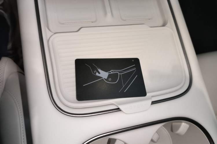 Used Li Auto i6 2025 Model Four-Wheel-Drive Standard Type Vehicle Key