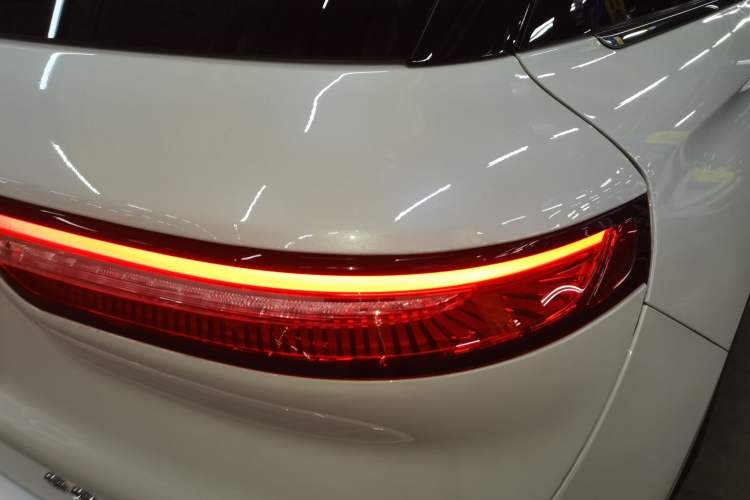 Used Lincoln Corsair 2020 2.0T Two-Wheel Drive Luxury Edition Right Rear Taillight