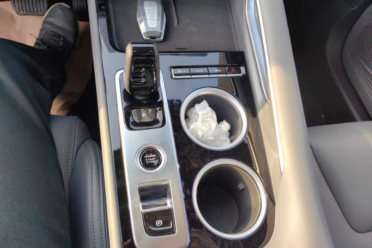 Used Geely Auto Emgrand X7 Sport 2026 Model 1.5TD Aspirational Gear Lever