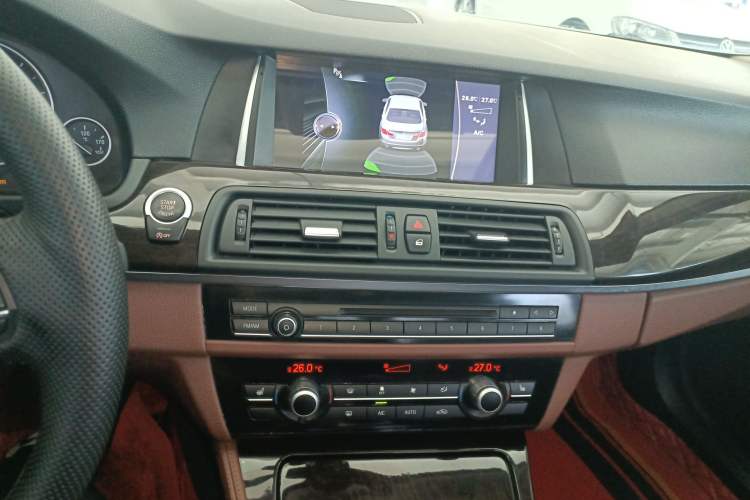 Used BMW 5 Series 2014 525Li Leading Model
