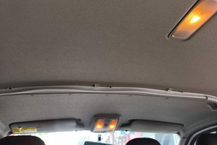 Used SAIC MAXUS Xintu V80 2021 2.0T PLUS AMT City Edition Short Wheelbase Ultra-Low Roof 5/6-Seater
