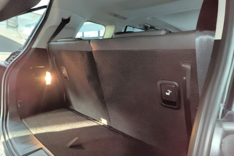 Used GAC Trumpchi GS8 2019 390T Two-Wheel Drive Luxury Smart Connectivity Version (7 Seats) Trunk