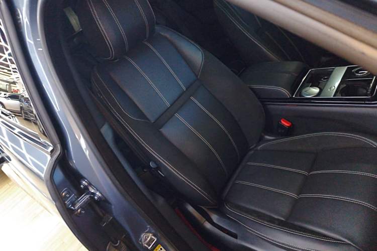 Used Land Rover Range Velar 2020 P250 R-DYNAMIC S Right Front Seat