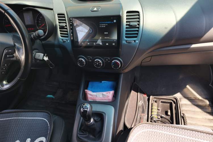 Used Kia K3 2013 1.6L Manual GLS Audio And AC Panel