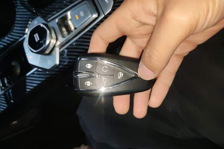 Used CHANGAN UNI-V 2022 1.5T Smart Navigation Version Interior 1