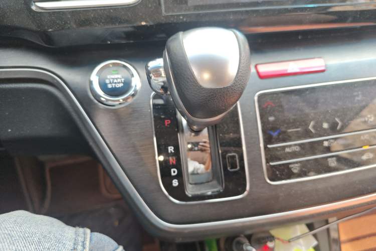 Used Honda Elysion 2016 2.4L Classic Edition Gear Lever