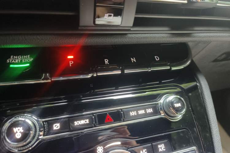 Used Lincoln Corsair 2022 2.0T Two-Wheel Drive Luxury Edition Gear Lever