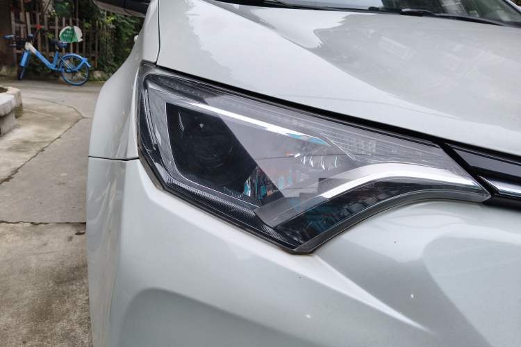 Used Toyota RAV4 2019 2.0L CVT Two-Wheel Drive Pioneer Edition China V Standard