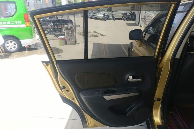 Used Venucia R50X 2013 1.6L Automatic Model