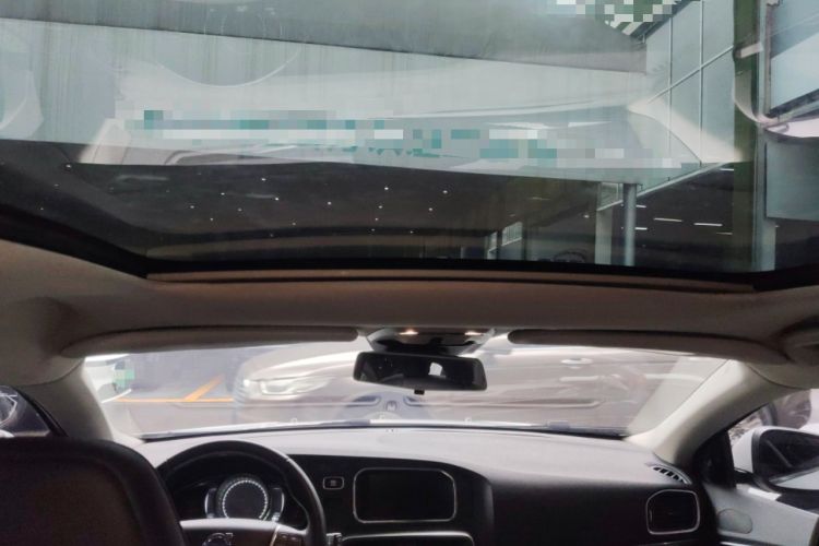 Used Volvo V40 2016 T4 Smart Luxury Edition
