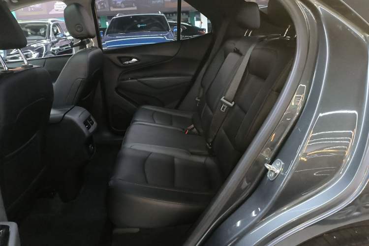 Used Chevrolet Equinox 2018 550T Automatic All-Wheel-Drive Explorer Edition Left Rear Seat