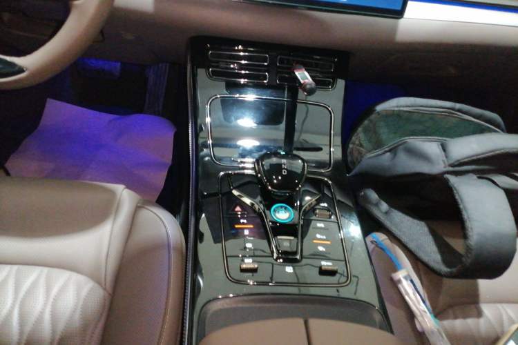 Used BYD Han 2023 EV Champion Edition 605KM Front-Drive Premium Model
