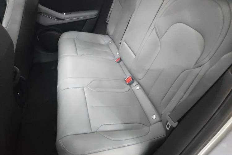 Used Nio ET5 2024 75 kWh Left Rear Seat