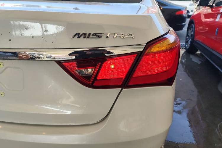 Used Hyundai Mistra 2016 1.8L Automatic Smart GLS Right Rear Taillight