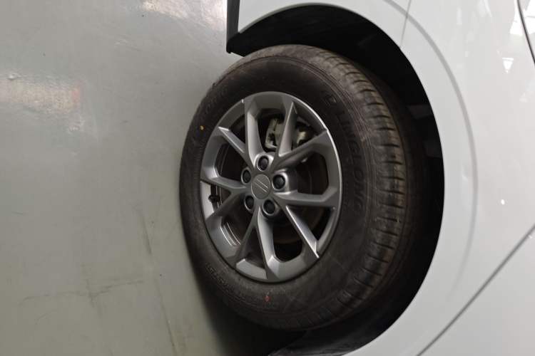 Used Geely Galaxy L6 2025 EM-i 60km Exploration Edition Right Rear Wheel Hub
