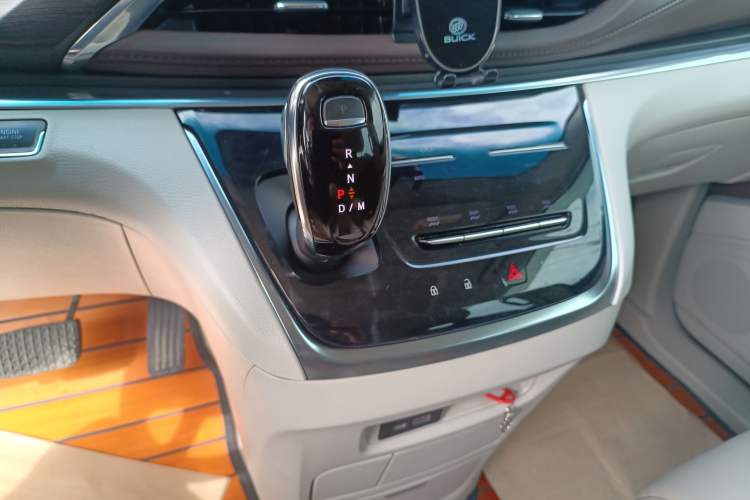 Used Buick GL8 2021 Land Cruiser Executive Class 652T Comfort Model
