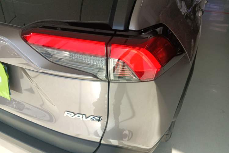 Used Toyota RAV4 2022 2.0L CVT Two-Wheel Drive Fashion Edition
