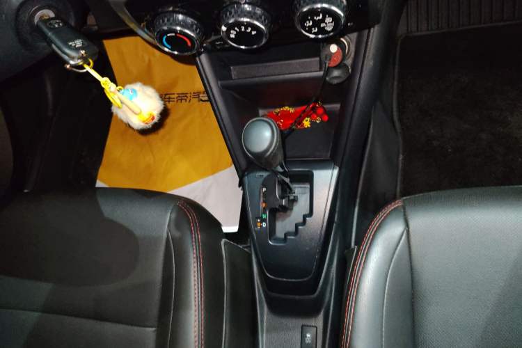 Used Toyota YARiS L Zhi Xuan 2016 Revised 1.5E CVT Charming Edition Gear Lever