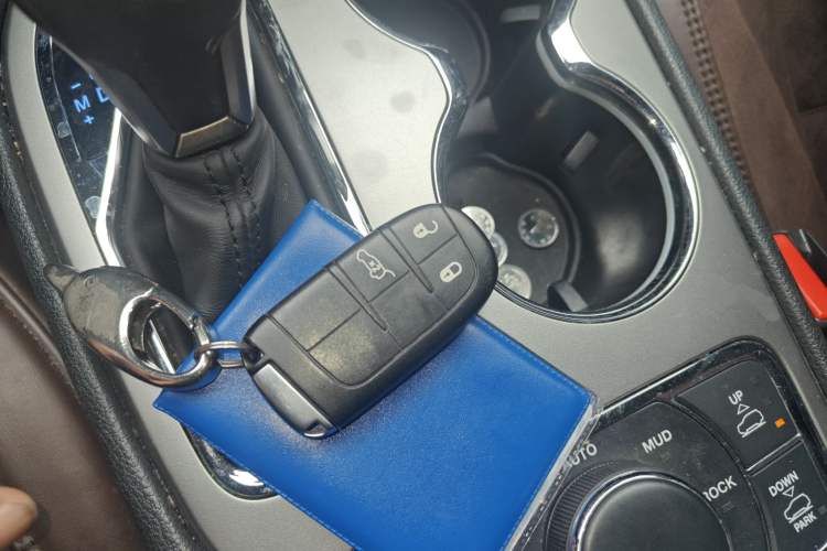 Used Jeep Grand Cherokee 2017 3.0L Elite Navigation Edition Vehicle Key