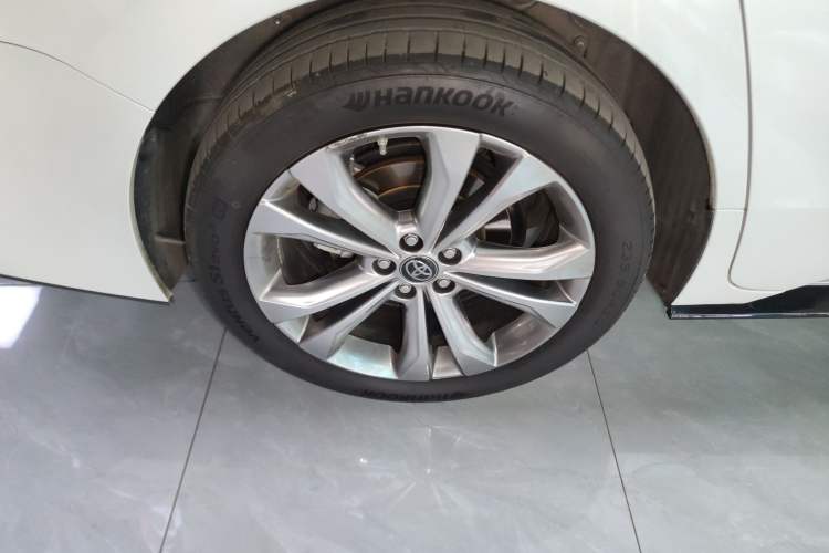 Used Toyota SIENNA 2023 2.5L Hybrid Deluxe Edition
