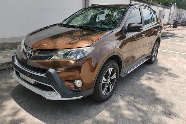 Used Toyota RAV4 2015 2.0L CVT Two-Wheel Drive Fashion Edition
