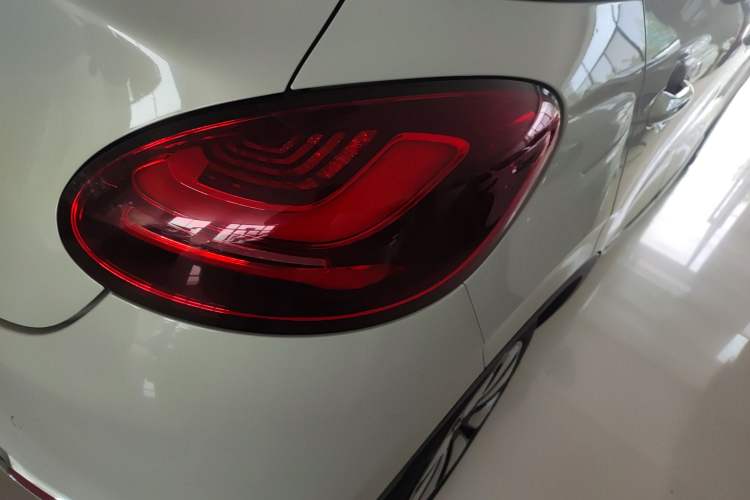 Used Wuling Bingo 2023 333 km Lingxi Connected Version Right Rear Taillight