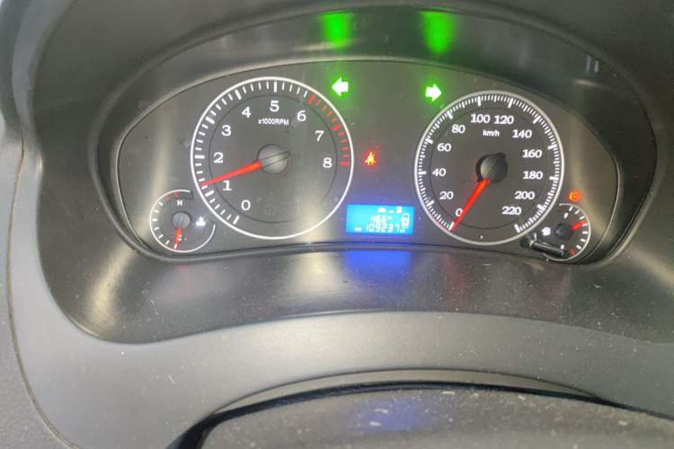 Used Geely Auto Diamond 2016 1.5L Manual Entry-Level Trim Odometer Close Up