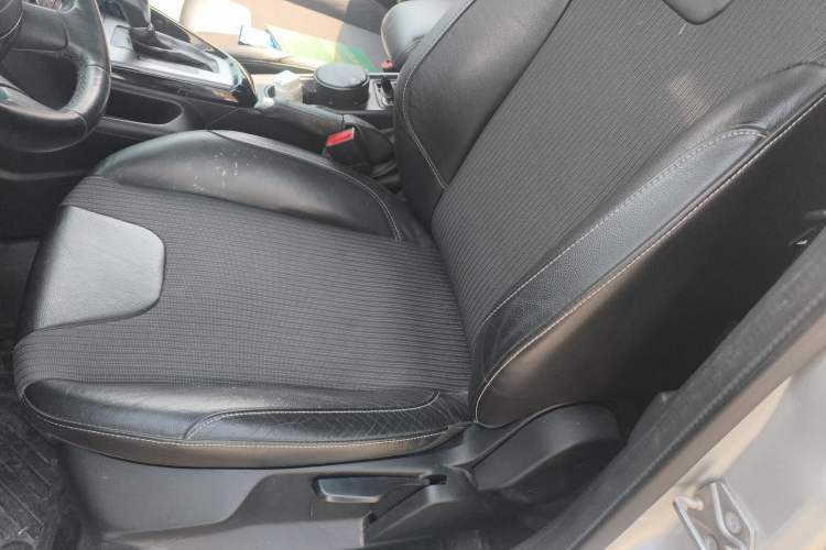 Used Ford Focus 2012 Sedan 1.6L Automatic Fashion Edition
