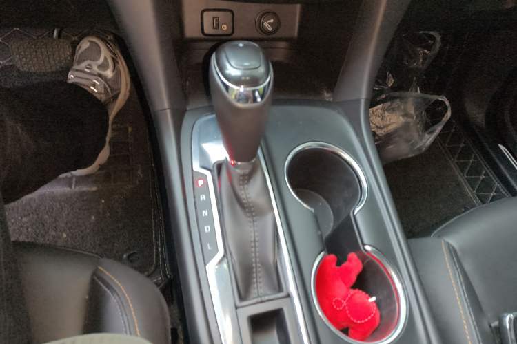 Used Chevrolet Equinox 2018 535T Automatic YuJie Edition Gear Lever