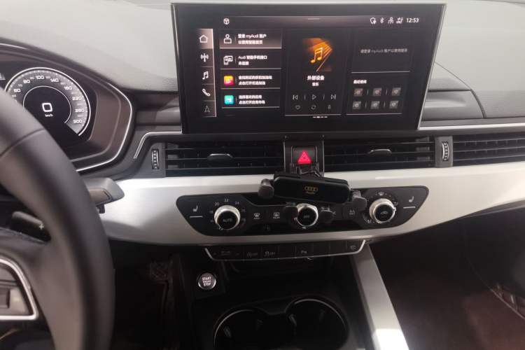 Used Audi A4L 2022 40 TFSI Fashion Dynamic Model Audio And AC Panel