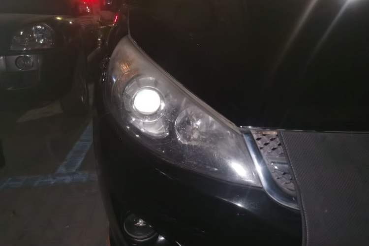 Used JAC Refine M2 2013 1.5L Manual Luxury 5-Seater
