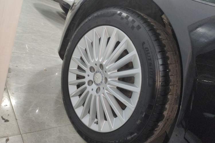 Used Mercedes-Benz C-Class 2015 Facelift C 200 L