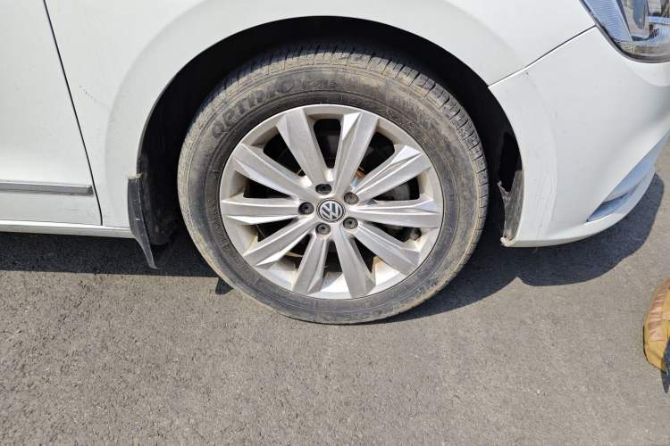 Used Volkswagen Bora 2018 1.5L Automatic Comfort Model Right Front Wheel Hub