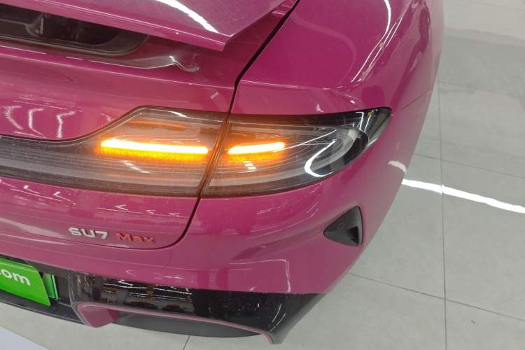 Used Xiaomi Auto SU7 2024 Four-Wheel Drive Ultra-Long Range Advanced Intelligent Driving Max Edition Exterior 3