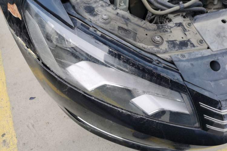 Used Volkswagen Passat 2015 1.8TSI DSG Prestige Edition Right Front Headlight