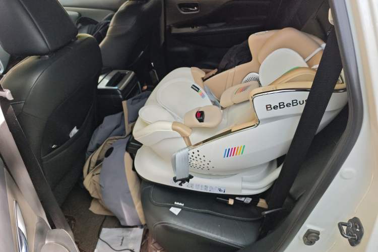 Used Nissan Murano 2015 2.5L XL Two-Wheel Drive Smart Edition Left Rear Seat