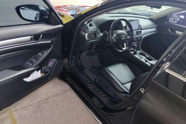 Used Honda Accord 2018 260TURBO Elite Edition China VI Driver Seat