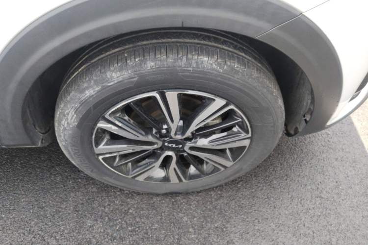 Used Kia kx1 Stonic 2021 1.4L CVT Sunroof Model Right Front Wheel Hub