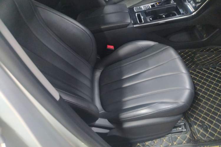 Used Roewe RX5 MAX 2019 300TGI Automatic 4G Connect Luxury Edition
