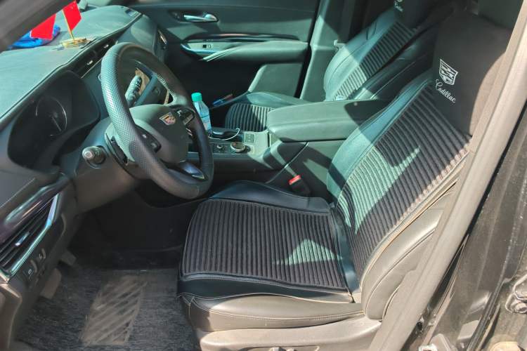 Used Cadillac XT4 2022 28T Two-Wheel-Drive Luxury Version
