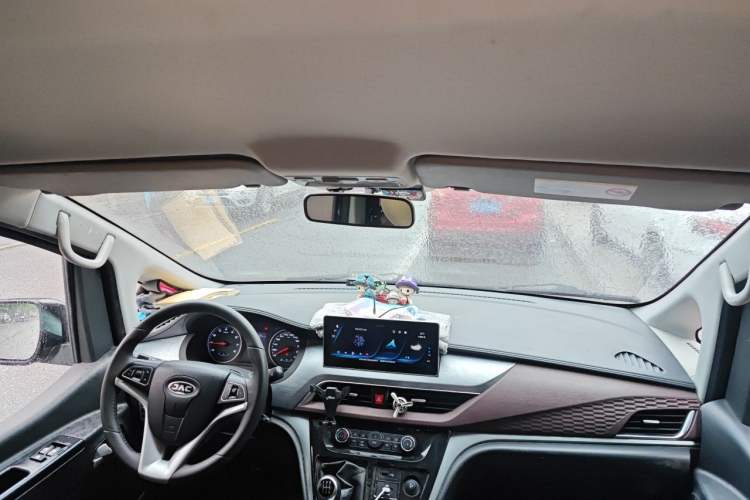 Used JAC Refine M3 2022 PLUS 1.8L 7-seater Standard Model