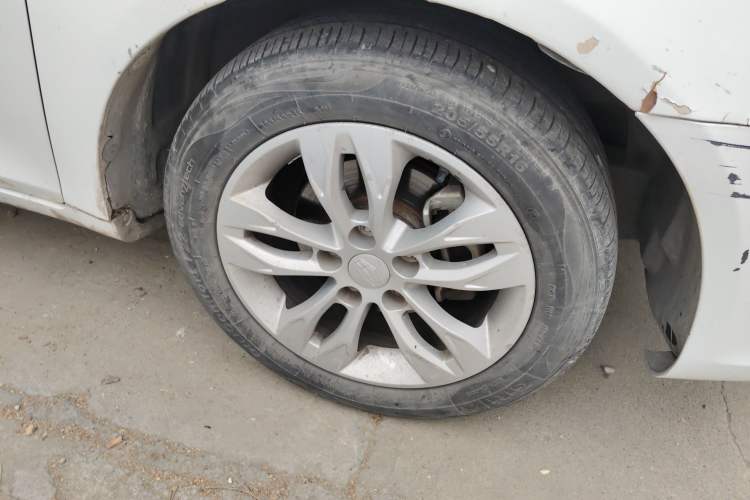 Used Geely Auto Emgrand 2015 Sedan 1.5L Manual - Top Trim Level
