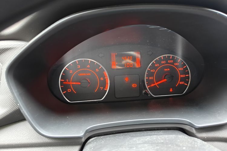 Used Wuling Hongguang V 2022 1.5L Jingqu Edition Electric-Assist LAR Odometer Close Up