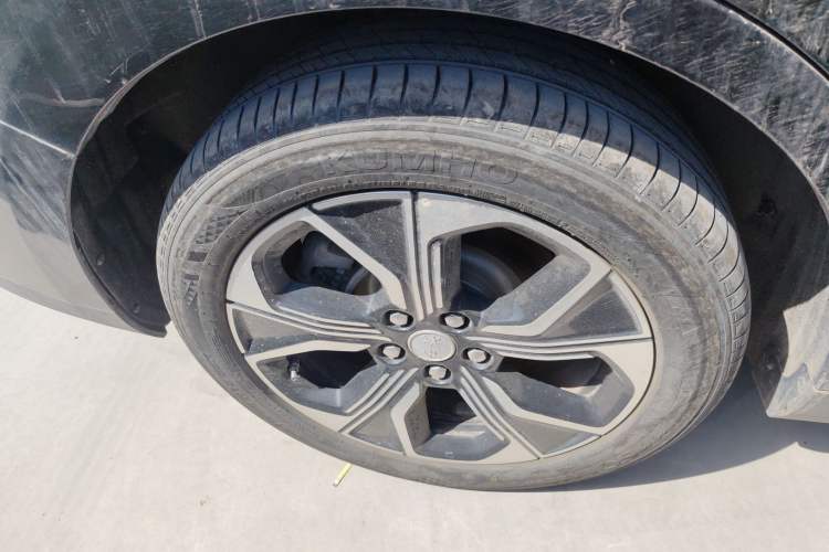 Used Hongqi E-QM5 2021 Charging Version Flagship Edition Exterior 5