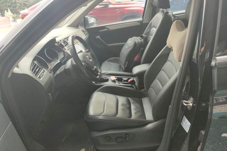 Used Volkswagen Tiguan L 2021 330TSI Automatic Two-Wheel Drive Smart Edition