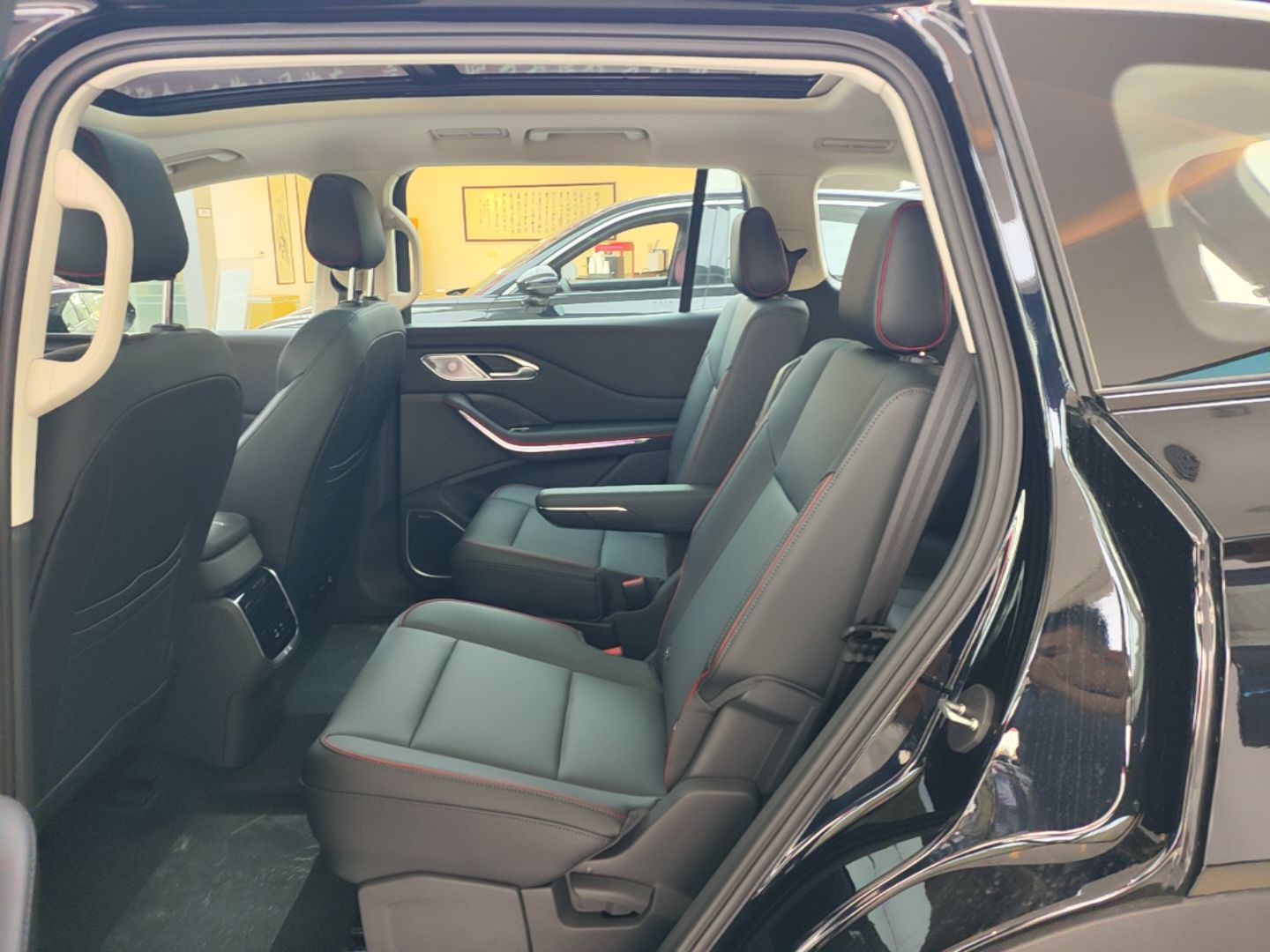 Hongqi HS7 PHEV 2025 Model 2.0T PHEV Two-Wheel Drive Qi Xiang Edition 6-Seater — снимка 20