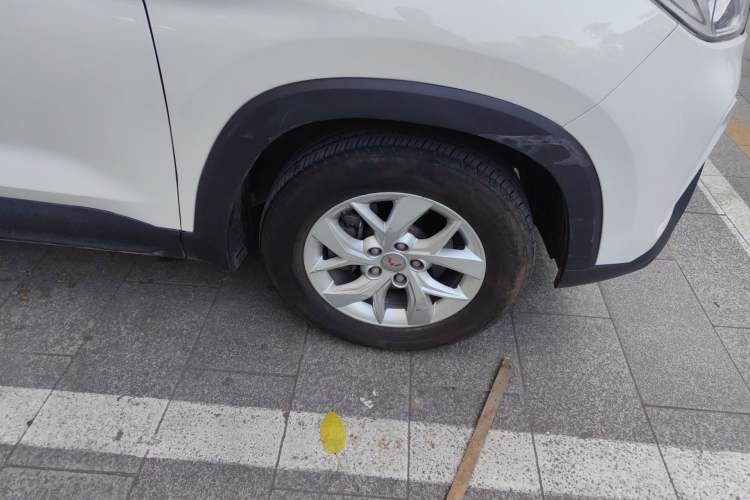 Used Wuling Hongguang S3 2019 1.5L Manual Standard Version China VI Standard Right Front Wheel Hub