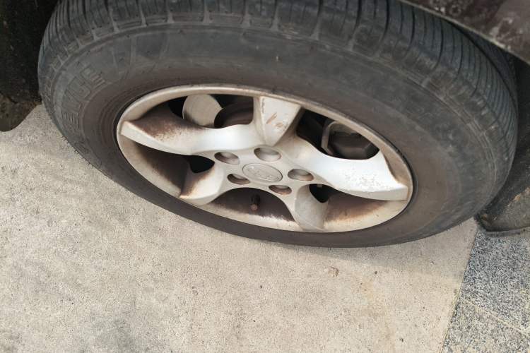 Used Geely Auto Classic Emgrand 2013 Hatchback 1.5L Manual Entry-Level Model
