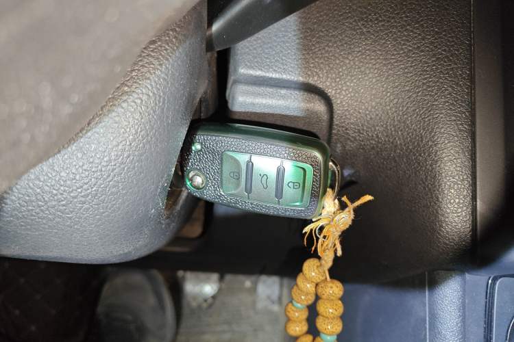 Used Volkswagen Polo 2014 1.4L Manual Fashion Edition
